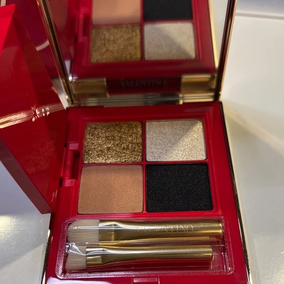 Valentino Red Color-Flip Multi-Look Eye Palette-WHEN IN ROMA - Picture 4 of 7